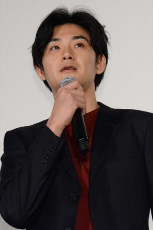 松田龍平、度を超えた“気持ち悪さ”で瑛太らを魅了！