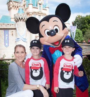 セリーヌ・ディオン、息子たちに父の死をディズニー映画をお手本に教える