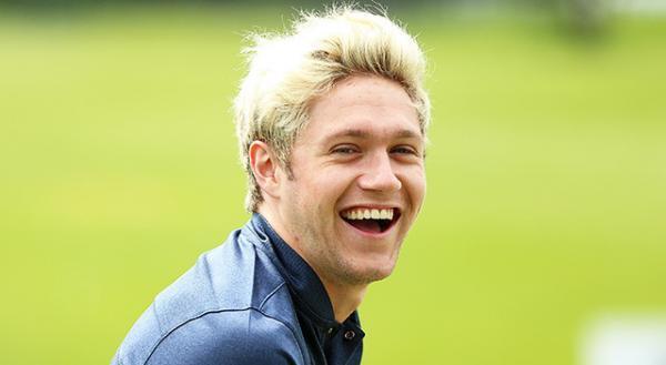 ナイル・ホーラン、“ゴルフと人のサポート”で休暇を満喫中！