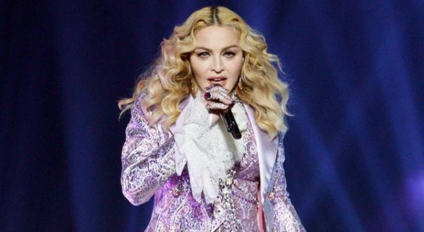 マドンナ、「ビルボード・ミュージック・アワード」でプリンスを追悼