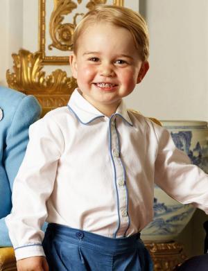 ジョージ王子、「くまのプーさん」誕生90周年記念ブックに登場！