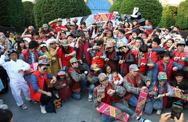 【USJ】終了まであと5日！別れを惜しみ主人公“マーティ”仮装のファンがパークに急増