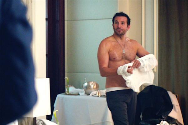 【特別映像】ブラッドリー・クーパーの男も惚れる!?“世界一セクシー”な半裸解禁！