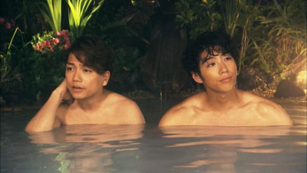 山崎育三郎＆賀来賢人の湯けむりショット！ 「グッドパートナー」7話