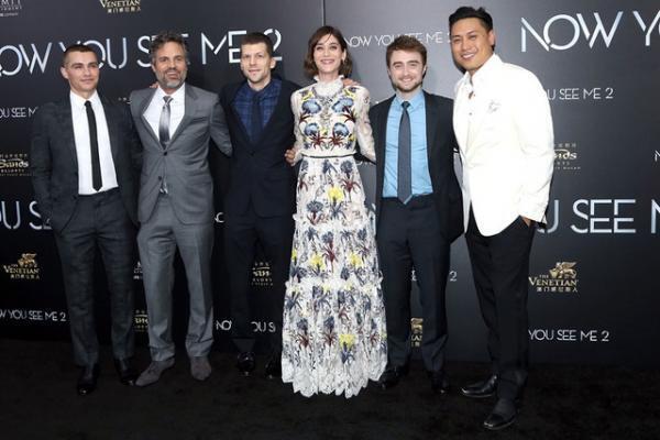 J・アイゼンバーグ＆D・ラドクリフ、日本のファンへメッセージ『グランド・イリュージョン』NYプレミア