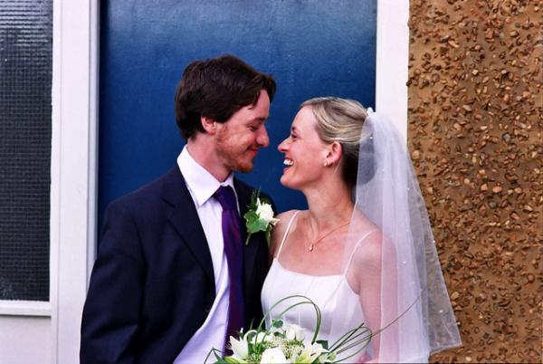 【シネマカフェ的海外ドラマvol.350】人気スターのあの頃part4…息ぴったりのJ・マカヴォイ＆A=マリー・ダフ「恥はかき捨て」