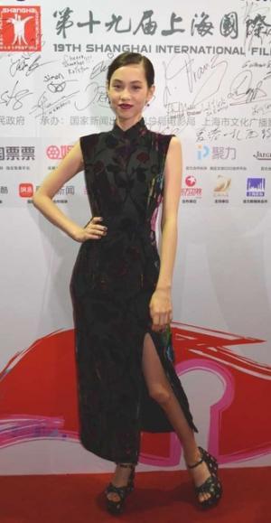 水原希子、セクシーチャイナドレス姿で流暢な上海語を披露！ 『高台家の人々』