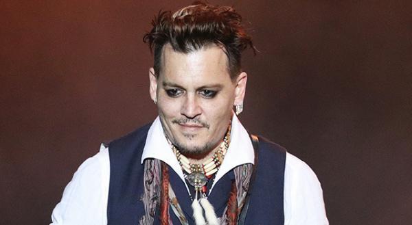 傷心のジョニー・デップ、滞在先のバハマに家族が駆けつける