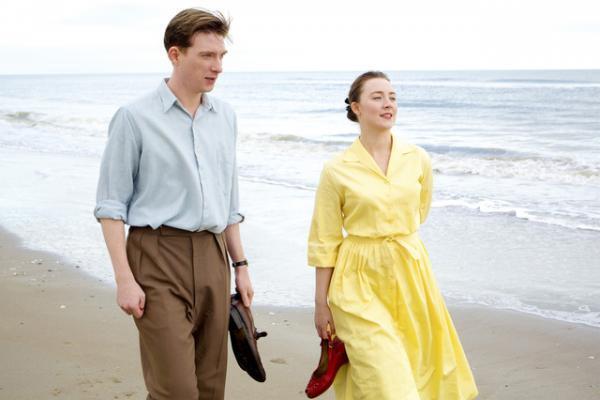 【特別映像】2人の男性の間で揺れるシアーシャ・ローナンの選択は…『ブルックリン』