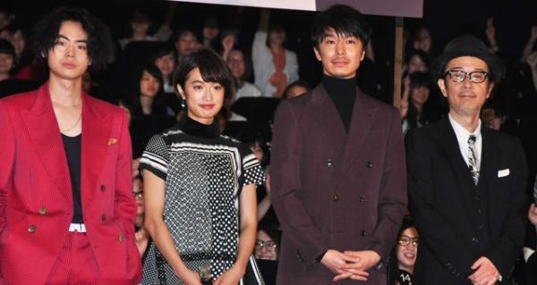 長谷川博己、観客を挑発!? 「こういう映画観てイヤらしい気分になるんでしょ？」