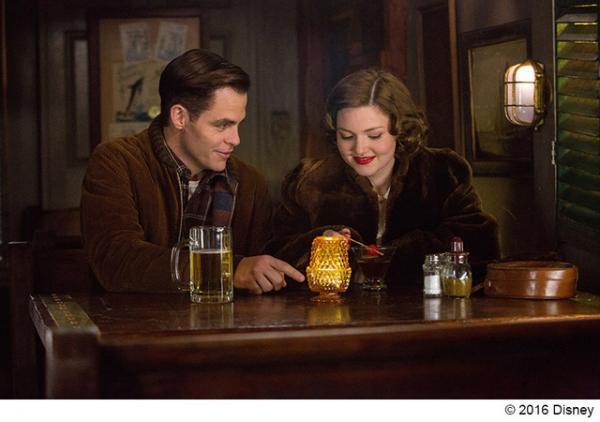 【特別映像】クリス・パイン、プロポーズは突然に!? 『ザ・ブリザード』