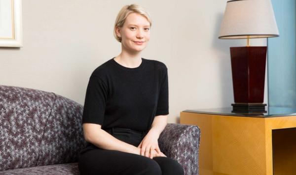 【インタビュー】アリスの冒険を経て…ミア・ワシコウスカが考える“時間”とは