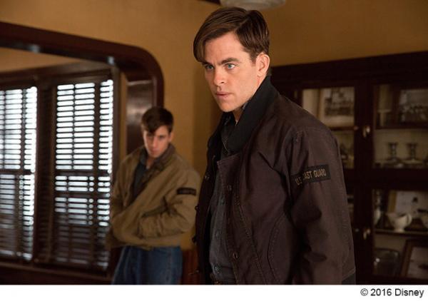 【特別映像】“リーダー”クリス・パインに共演者から称賛の嵐！『ザ・ブリザード』