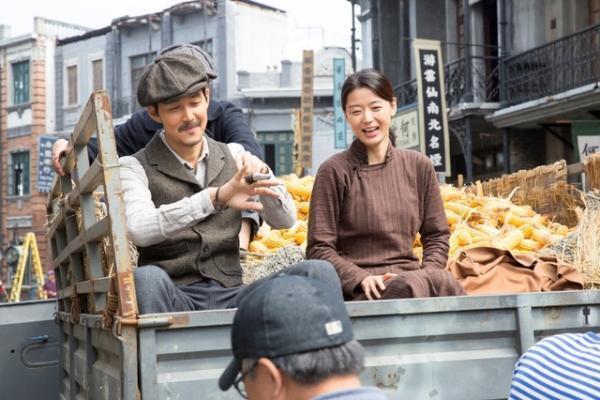 チョン・ジヒョン×イ・ジョンジェ×ハ・ジョンウ『暗殺』、笑顔のオフショット入手