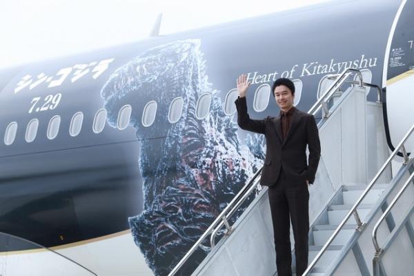 長谷川博己、空を制する“シン・ゴジラジェット”に期待「世界に羽ばたいて」