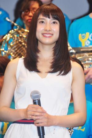 土屋太鳳、竹内涼真との“身長差キス”は「LOVEという名のアクション！」