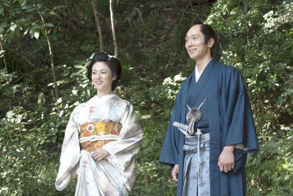 “殿”佐々木蔵之介もデレデレ！深キョンとの“夫婦”画像入手『超高速！参勤交代 リターンズ』