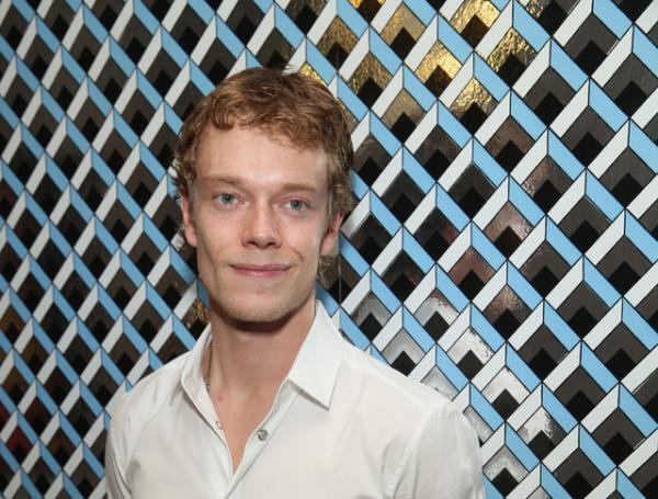 【シネマカフェ的海外ドラマvol.353】「ゲーム・オブ・スローンズ」的観劇旅行のススメpart3…アルフィー・アレン「ザ・スポイルズ」