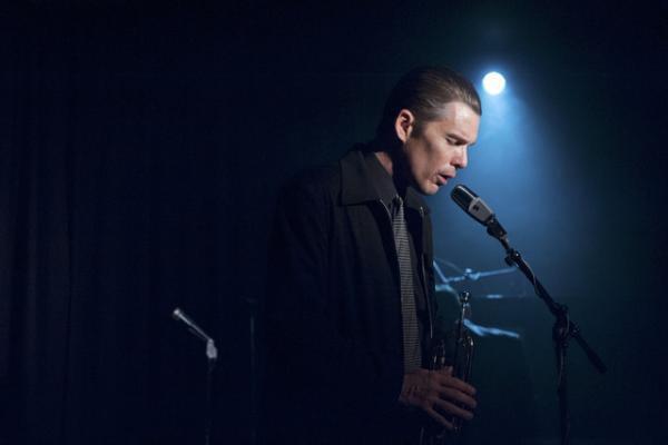 イーサン・ホーク、“ジャズ界のジェームズ・ディーン”を熱演！『ブルーに生まれついて』