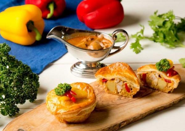 マッサマンカレーが詰まった新作パイが登場！「リトル・パイ・ファクトリー」