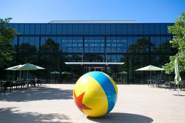 ピクサー・アニメーション・スタジオに訪問！チームワークが生まれる職場とは