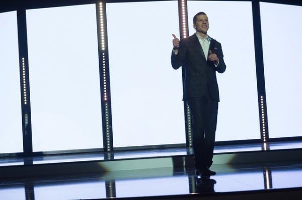 【特別映像】ジェシー・アイゼンバーグ、驚異の早着がえイリュージョン披露！