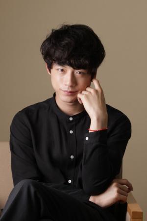 坂口健太郎、ドラマ「模倣犯」でピース役に！「ひと筋縄ではいかない役」