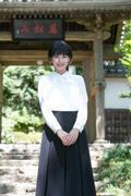 柴咲コウ、来年大河主演の井伊直虎へ墓参り「真心の愛を込めて」演じること報告