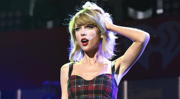 テイラー・スウィフト、VMA欠席の理由は陪審員候補になったから