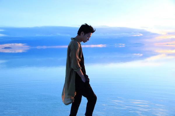 佐藤健、俳優10周年記念企画！2会場同時”大規模写真展”を開催