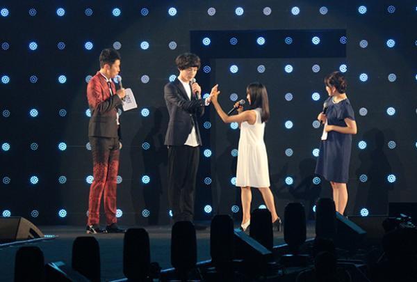 【第23回東京ガールズコレクションA/W】miwa、坂口健太郎のギター上達ぶりを絶賛