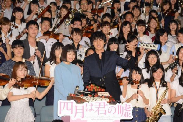 山崎賢人の“22歳イヴ”に広瀬すずとファン300人が驚愕のサプライズ！