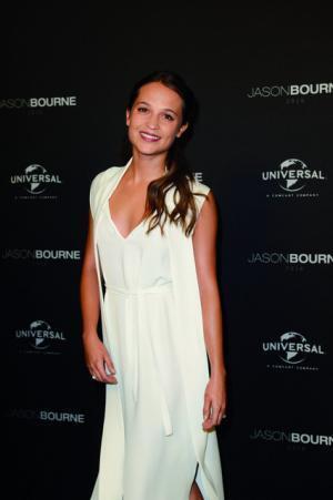 アリシア・ヴィキャンデル、緊急初来日が決定！最旬オスカー女優は『ボーン』の大ファン