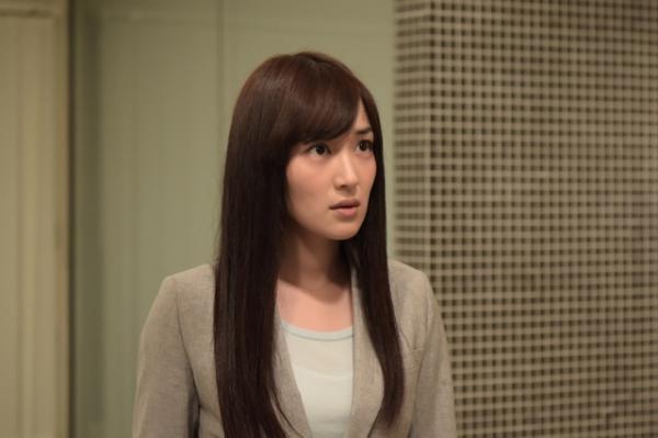 高梨臨、「代償」で小栗旬の婚約者に！ 恐怖と不安で揺れる弁護士役に挑戦