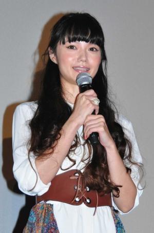 宮崎あおい、“お父ちゃん”渡辺謙に感謝！ 「会えなくなるのが寂しい」と声を詰まらせる