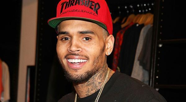 クリス・ブラウン、“銃突きつけ事件”でビザ下りず！日本公演延期に