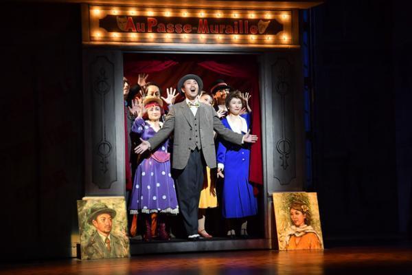 劇団四季ミュージカル「壁抜け男」、本番直前の稽古を公開！