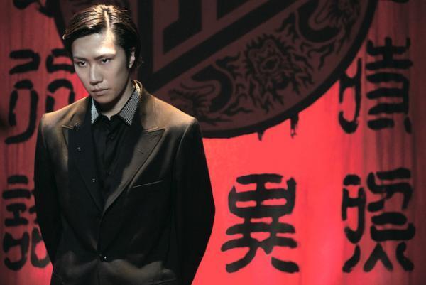 早乙女太一、冷酷な一面見せる！『HiGH＆LOW』雨宮三兄弟に関わる男たち新場面写真