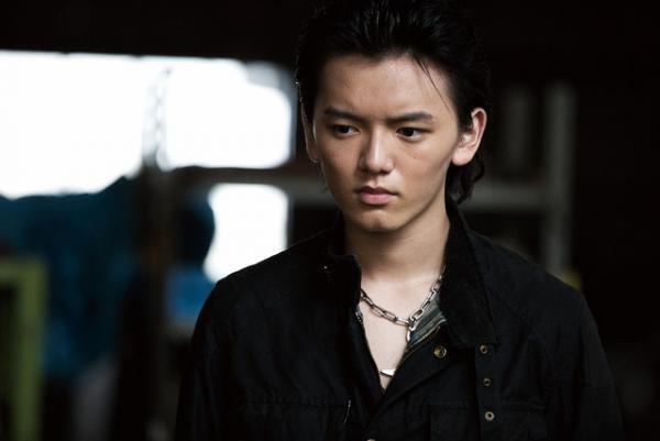 濱田龍臣、斎藤工の少年時代をオールバックで熱演！ 『HiGH＆LOW THE RED RAIN』