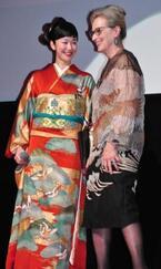 黒木華、大女優メリル・ストリープと同じ柄の衣装で「幸せです！」