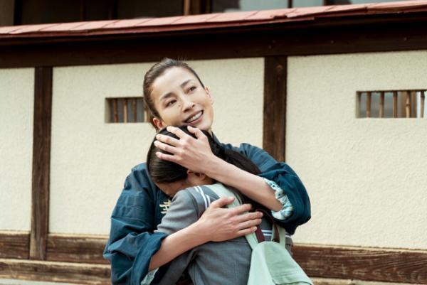 【特別映像】宮沢りえvs杉咲花、母と“引きこもり寸前”娘の愛の激突『湯を沸かすほどの熱い愛』