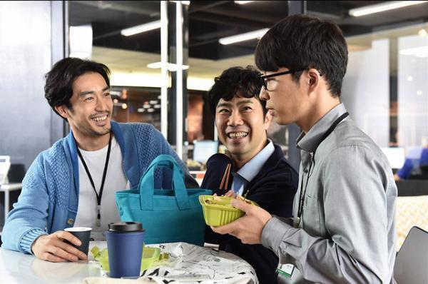 みくり、“イケメン同僚”風見と急接近!?　平匡は…「逃げ恥」第4話