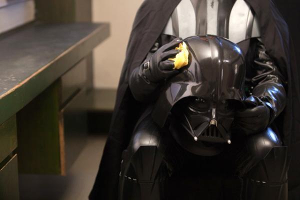 ダース・ベイダーの“中の人”はどんな人？『エルストリー1976』ビジュアル到着