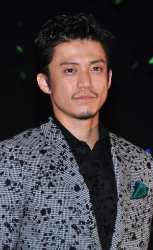 小栗旬、芸能記者との質疑応答で本音の回答連発！