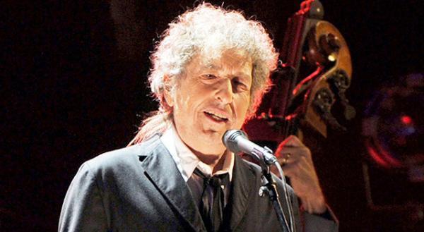 ボブ・ディラン、ノーベル賞授賞式を欠席へ