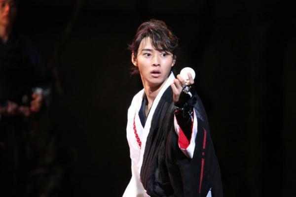 山崎賢人、初主演舞台「里見八犬伝」が再演へ！全国12か所で公演