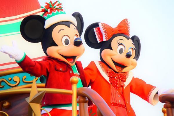 【ディズニー】ランドの心温まるクリスマスパレード！知っていると楽しめる鑑賞ポイントは？