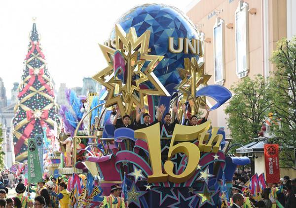 【USJ】中村芝翫一家「“やり過ぎ”お練り」で熱狂！歌舞伎界初“親子4名同時襲名”実現