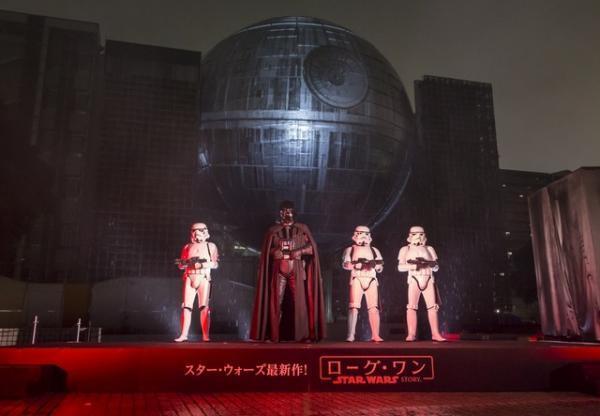 “デス・スター”が名古屋に出現！ ダース・ベイダーの登場に会場大歓喜