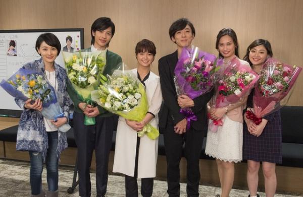 多部未華子、慣れないラブストーリーに「すみませんでした（笑）」高橋一生らとクランクアップ